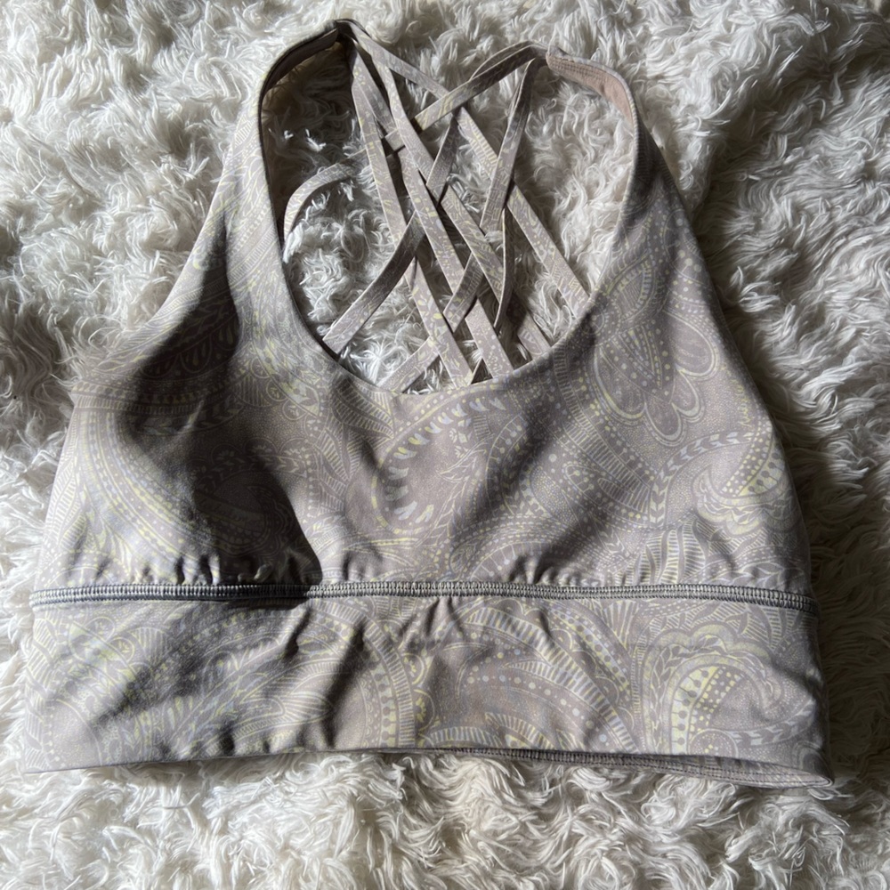 COPY - Lululemon Free to be Moved bra - Size 10